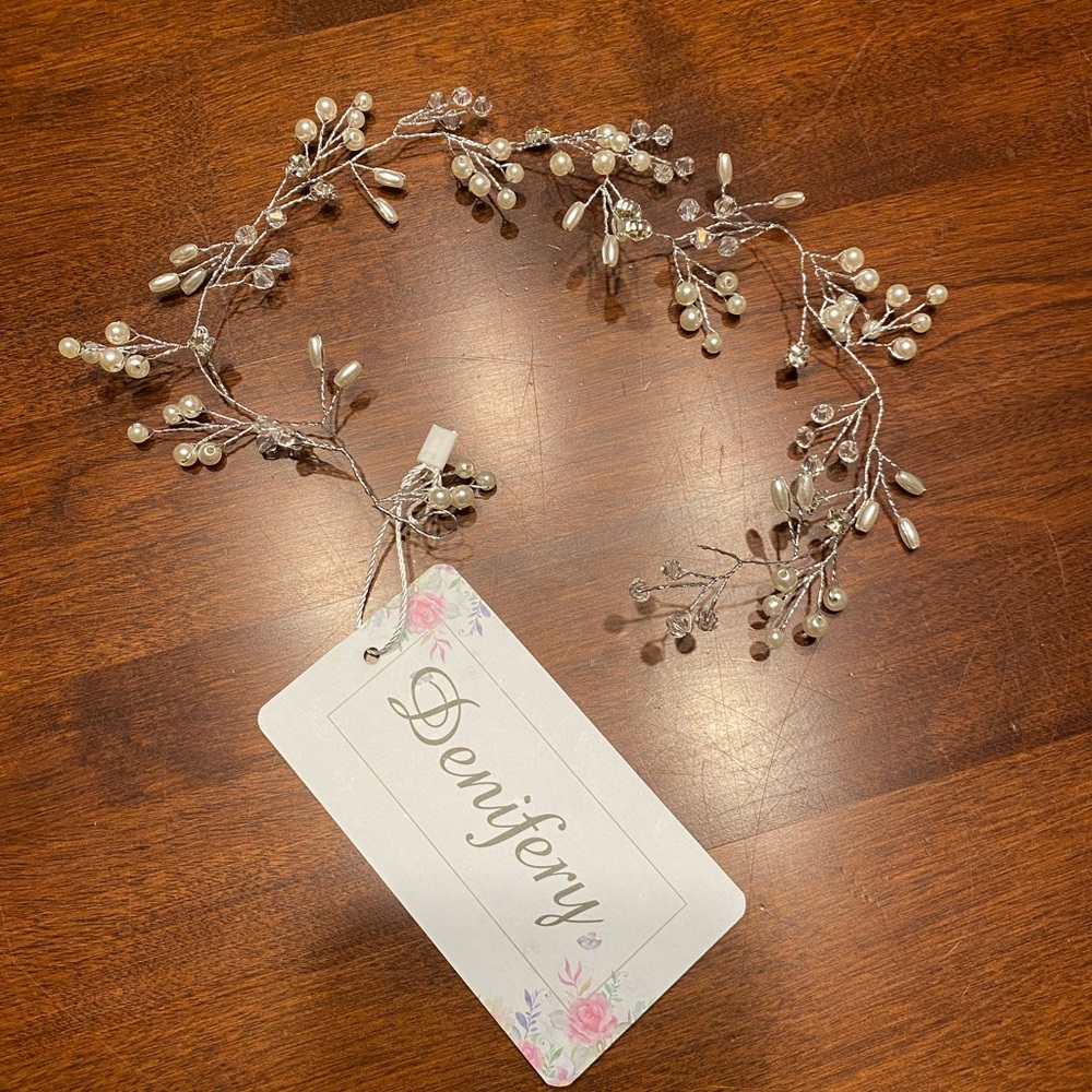 NWT Bridal Hair Accessory with Beads